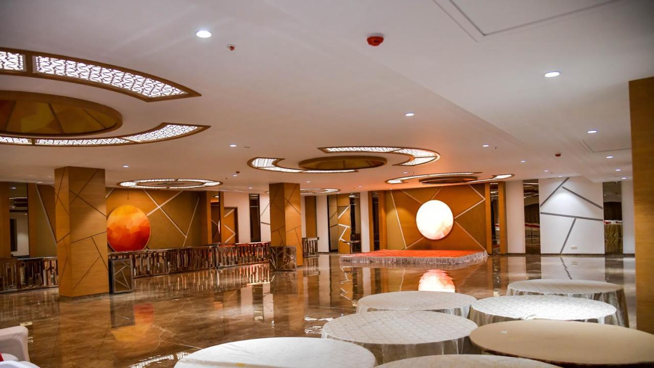 Shree Ganga SMB Hotels Ujjain Exterior foto