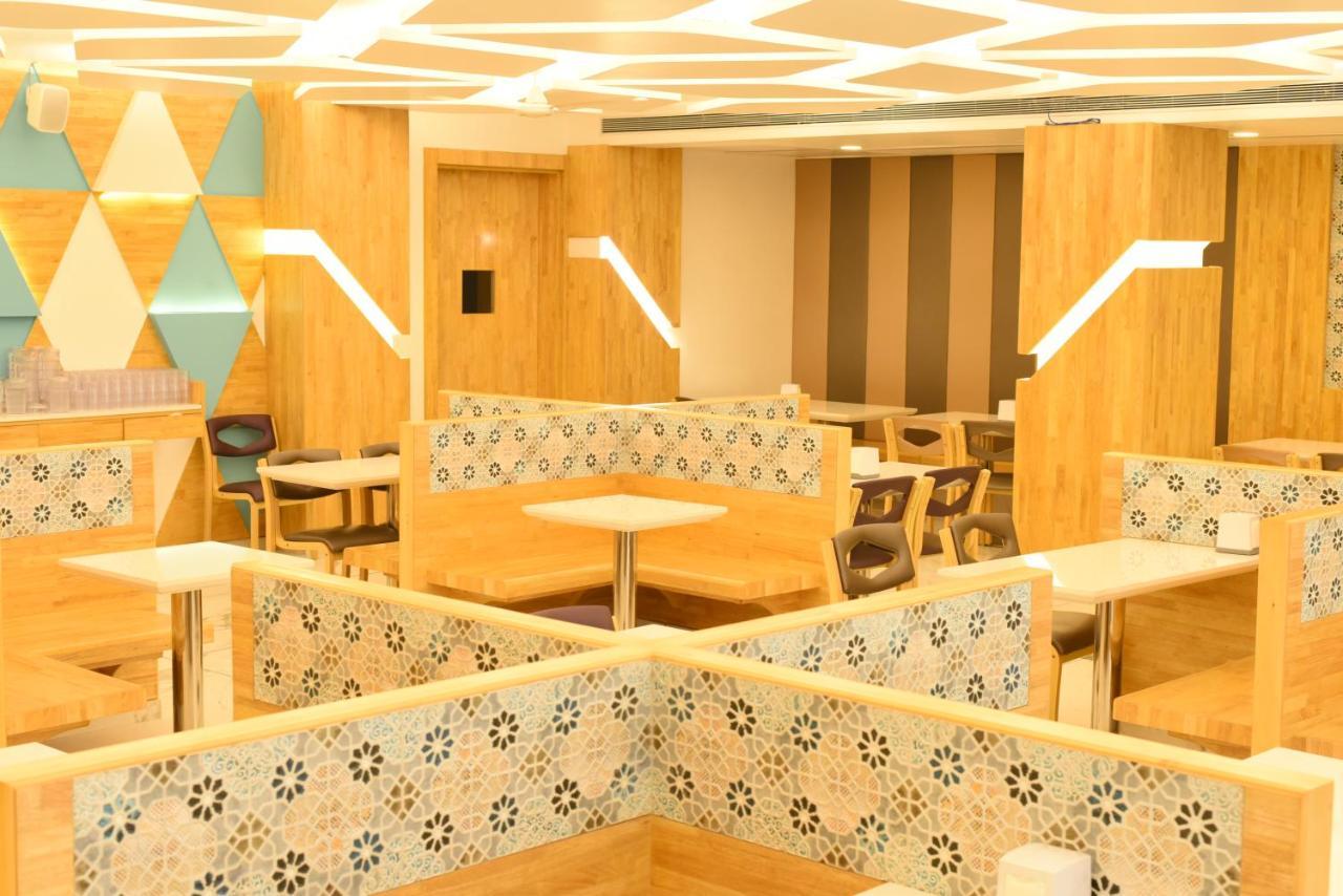Shree Ganga SMB Hotels Ujjain Exterior foto