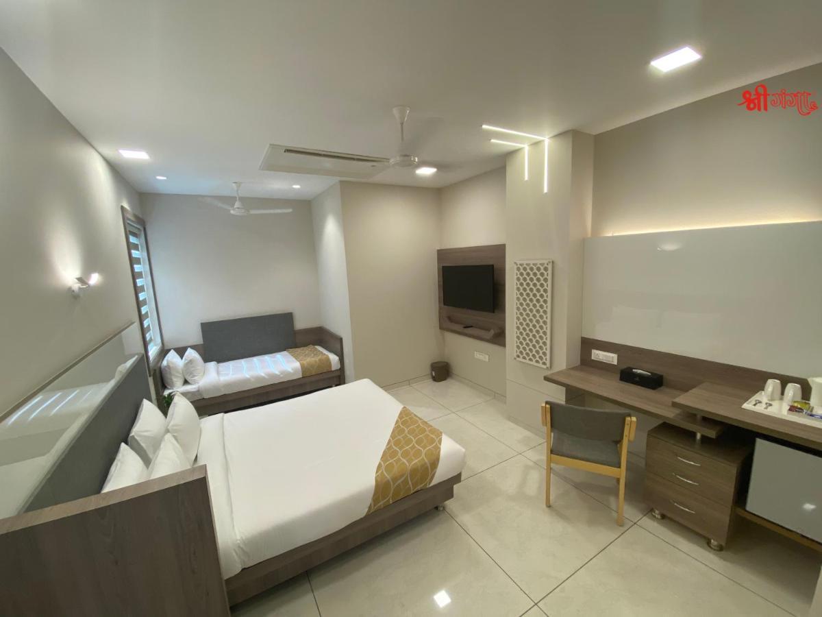 Shree Ganga SMB Hotels Ujjain Exterior foto